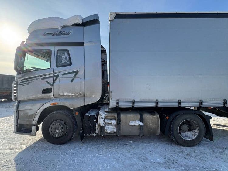 FAW J7 4X2