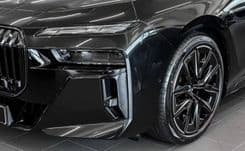 BMW 740d 2025 - миниатюра 3